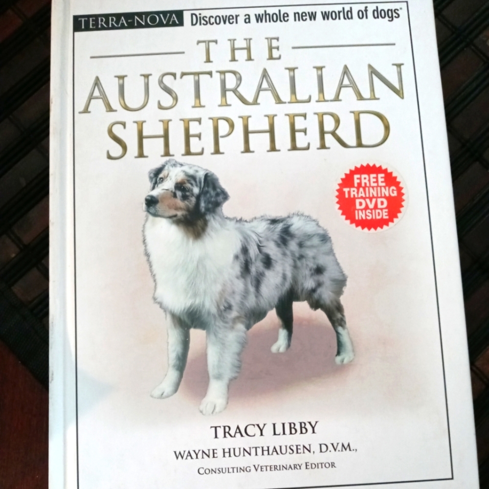 AUSTRALIAN SHEPARD TRAINING BOOK